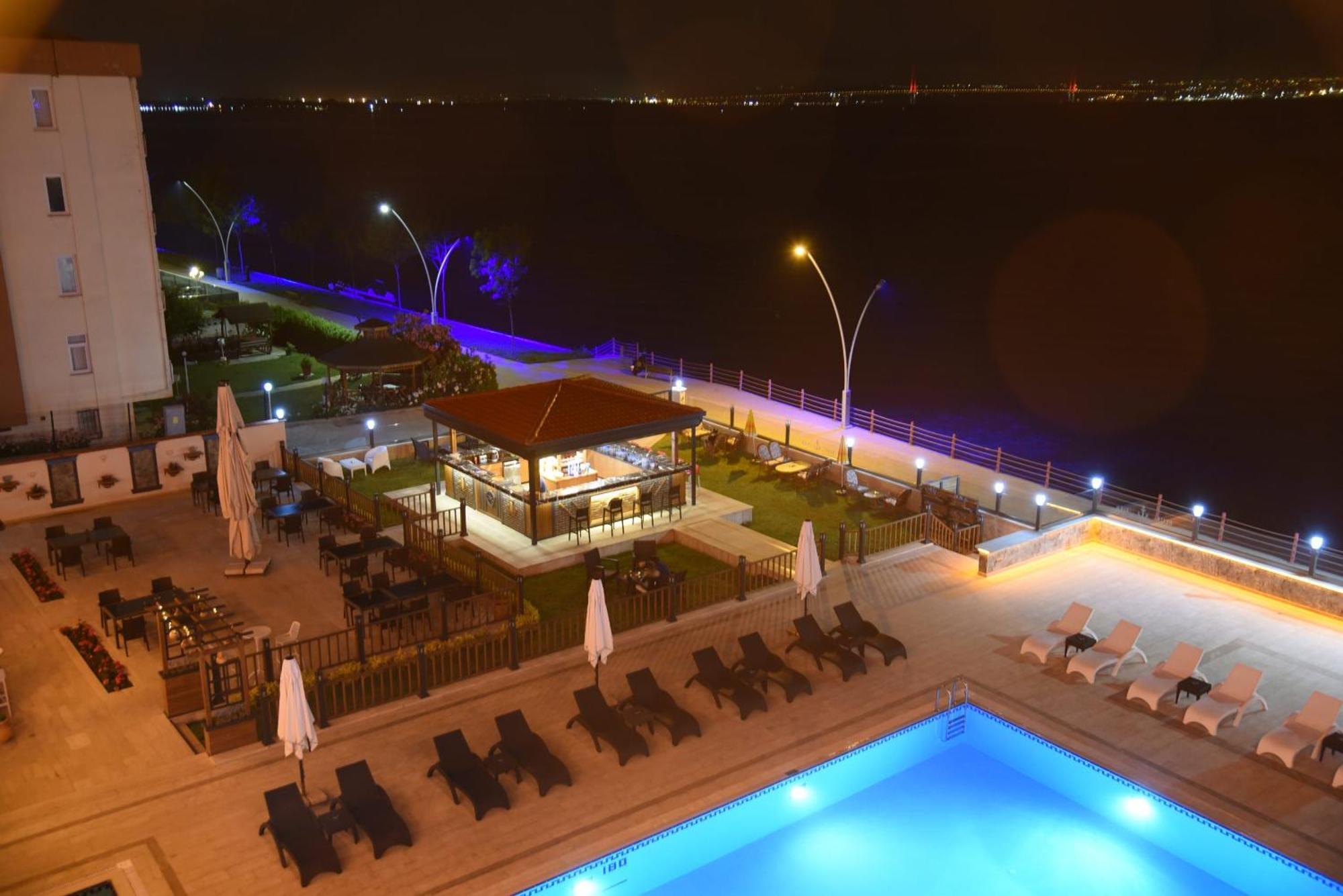 Blue Pier Hotel كوجايِلِ المظهر الخارجي الصورة