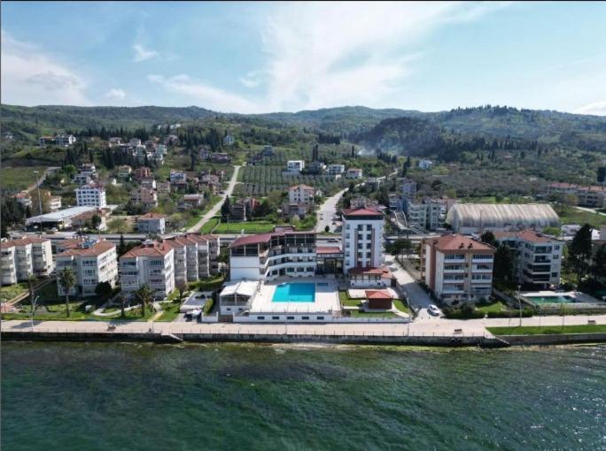 Blue Pier Hotel كوجايِلِ المظهر الخارجي الصورة