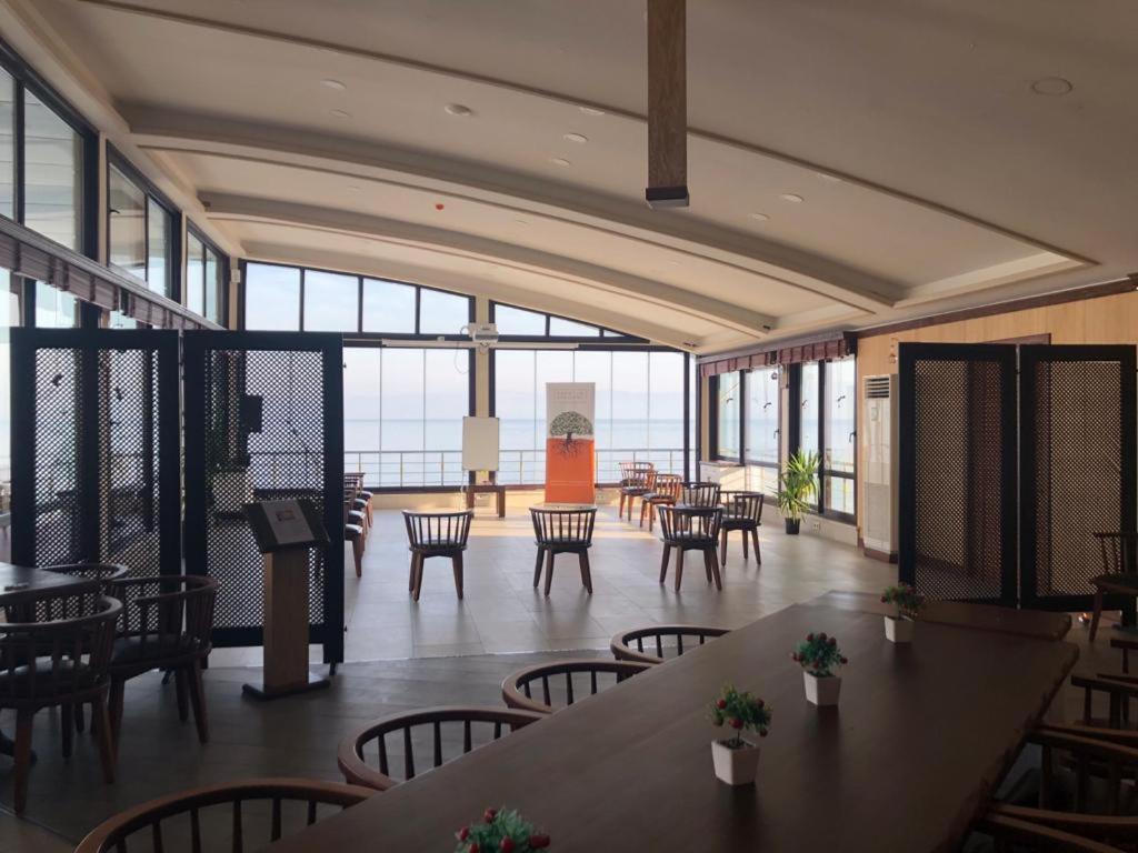 Blue Pier Hotel كوجايِلِ المظهر الخارجي الصورة