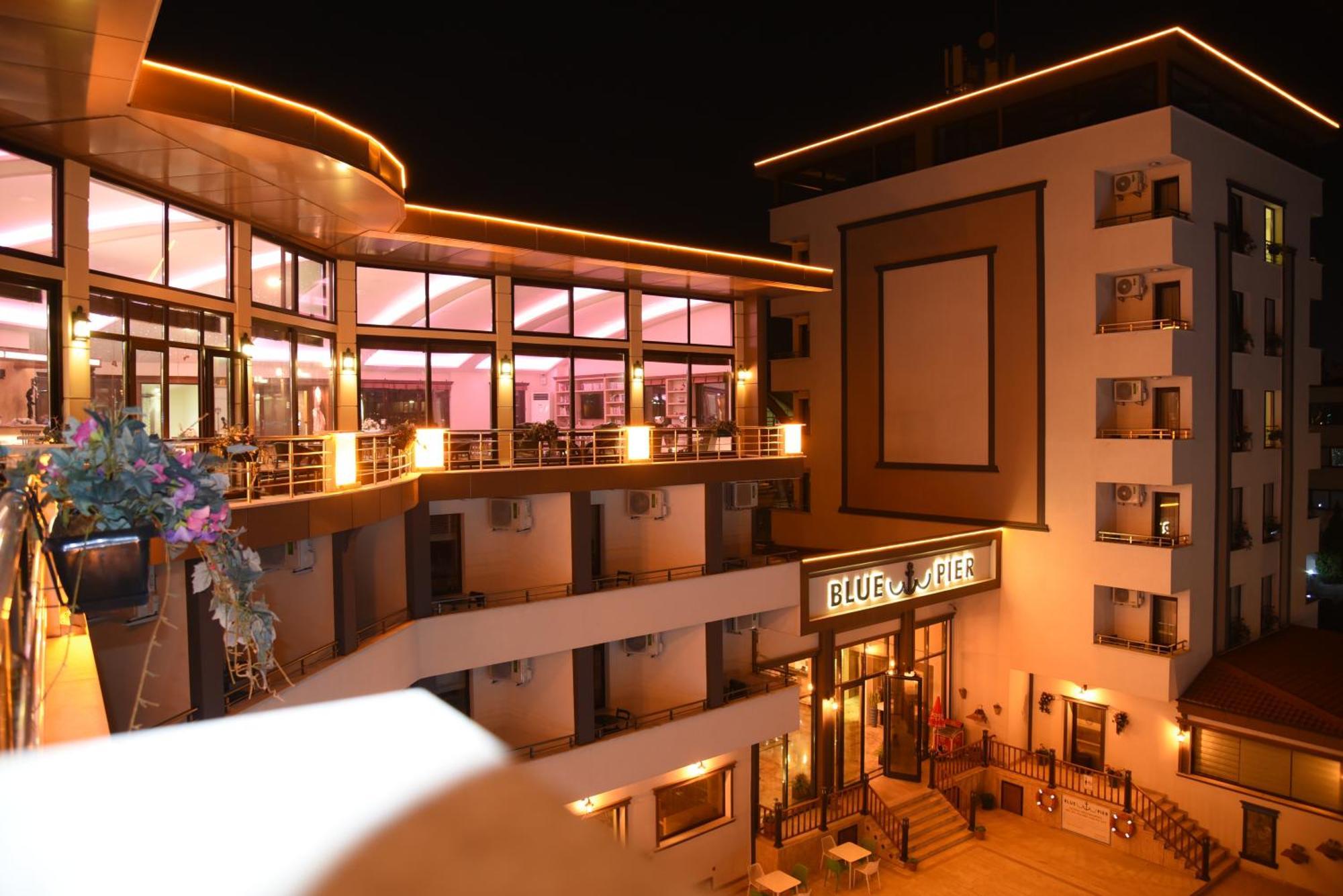 Blue Pier Hotel كوجايِلِ المظهر الخارجي الصورة