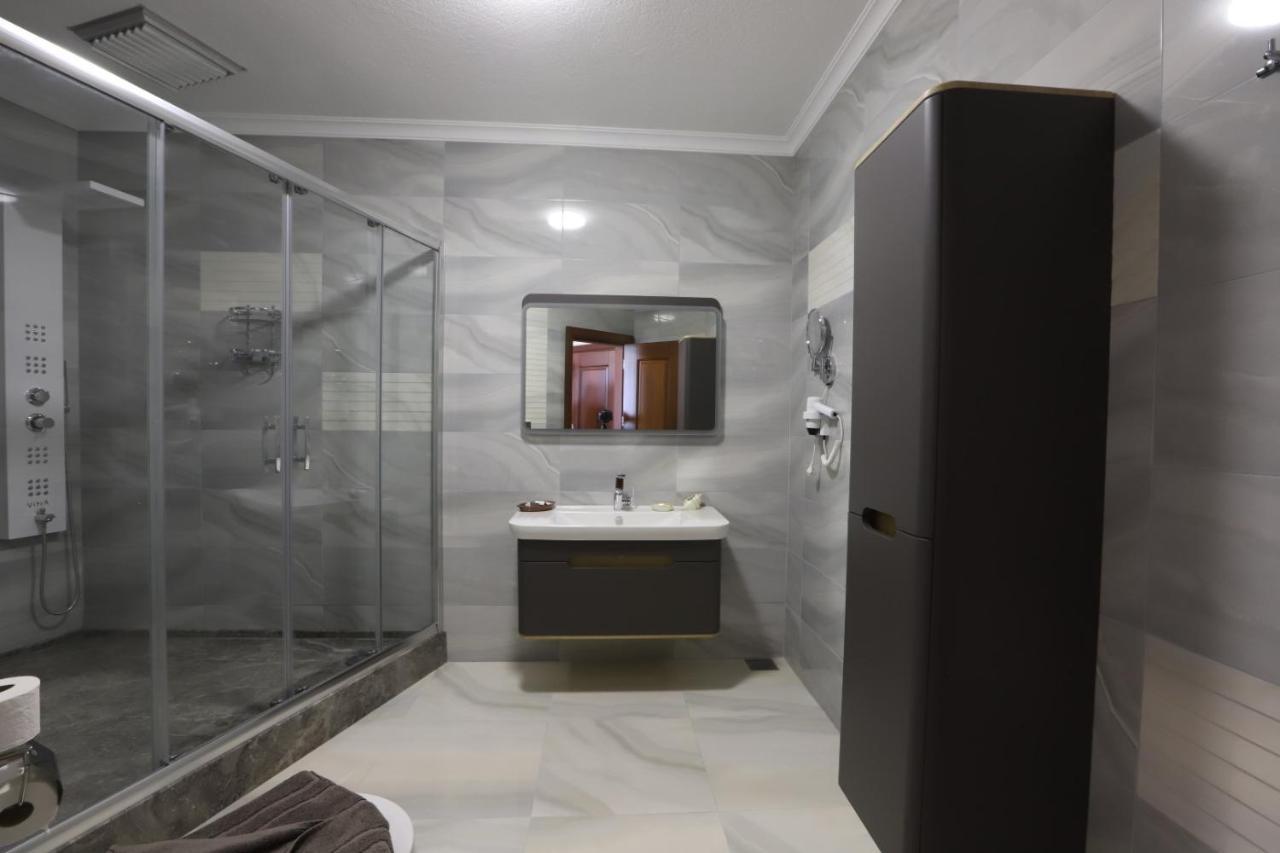 Blue Pier Hotel كوجايِلِ المظهر الخارجي الصورة